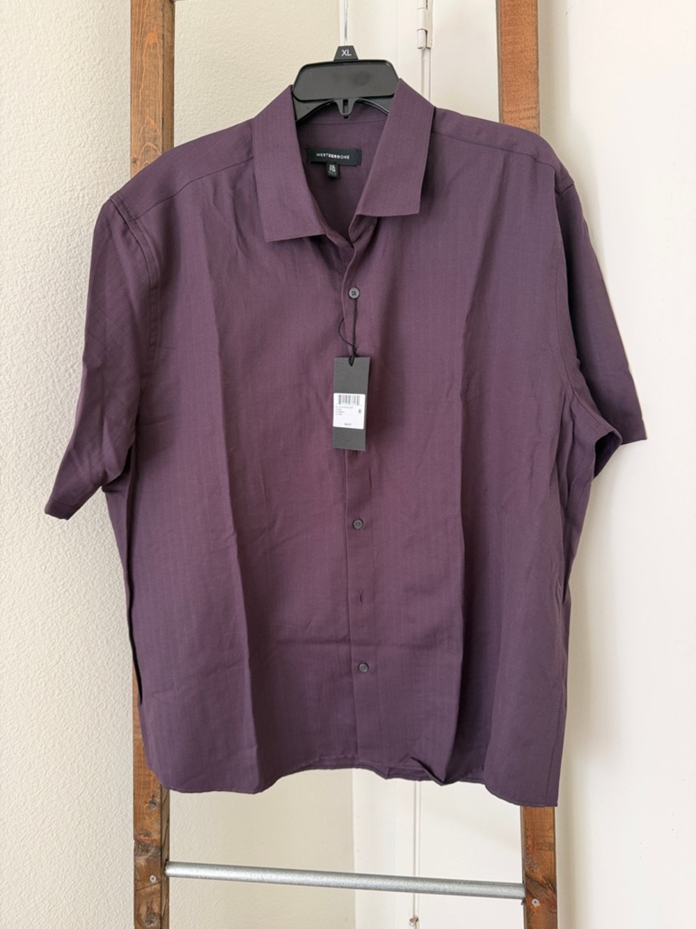 Men's Short-Sleeve Button-Down Shirt in Plum by
